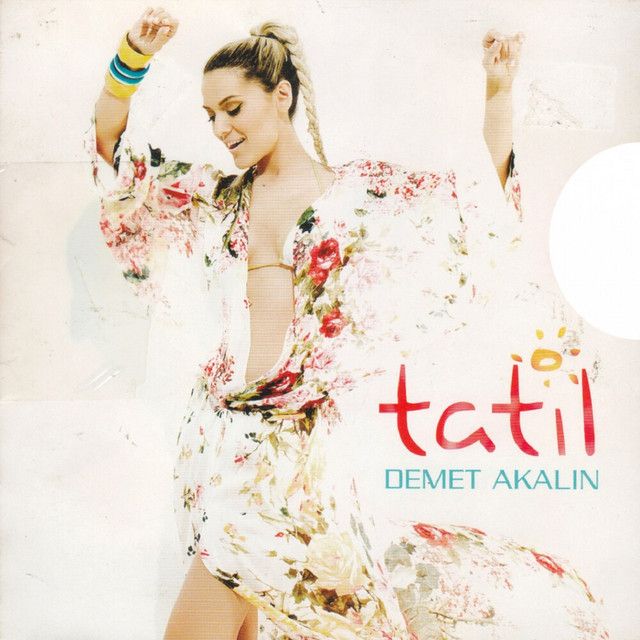 متن آهنگ Tatil از Demet Akalın کاور آهنگ Tatil از Demet Akalın