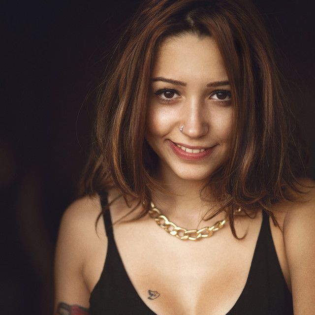 متن آهنگ Fırça از Zeynep Bastık کاور آهنگ Fırça از Zeynep Bastık