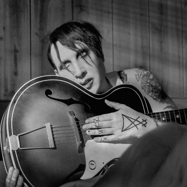 متن آهنگ God's Gonna Cut You Down از Marilyn Manson کاور آهنگ God's Gonna Cut You Down از Marilyn Manson