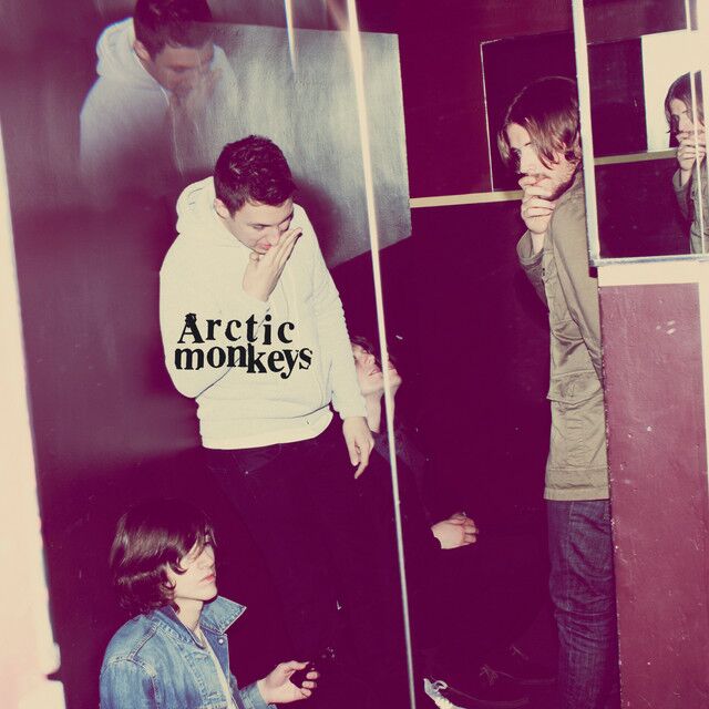 کاور آهنگ Crying Lightning از Arctic Monkeys