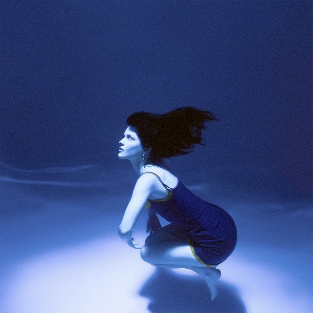 کاور آهنگ Lejos de Ti از The Marías