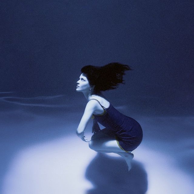 متن آهنگ Echo از The Marías کاور آهنگ Echo از The Marías